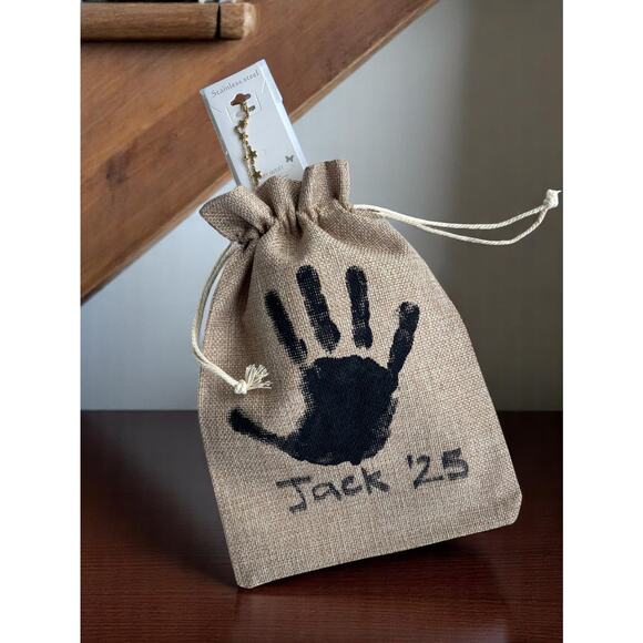 Personalized Burlap Gift Bags – Perfect for Mother’s Day - Picture 2 of 3